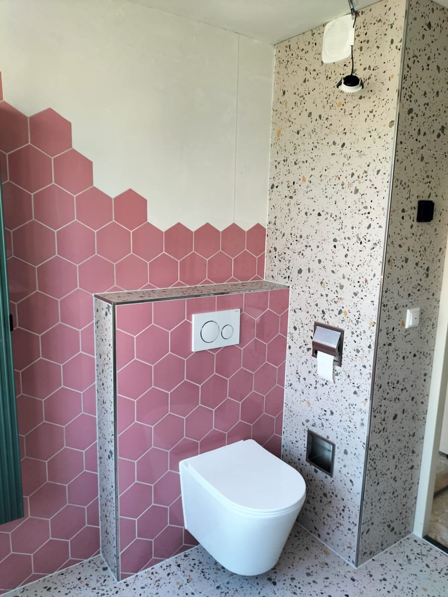Toilethoek afgewerkt